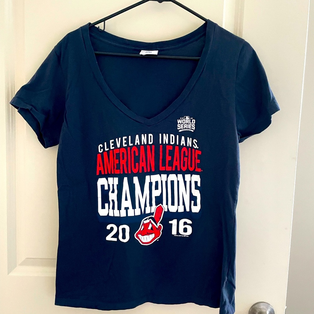 Cleveland Indians shirt ✨
